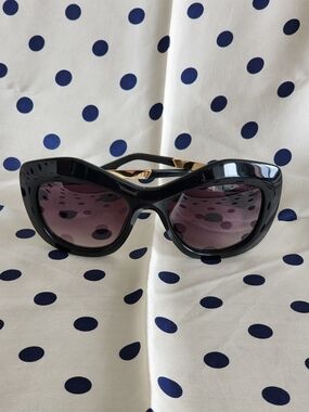 Fendi Black Cat-Eye Women's Sunglasses